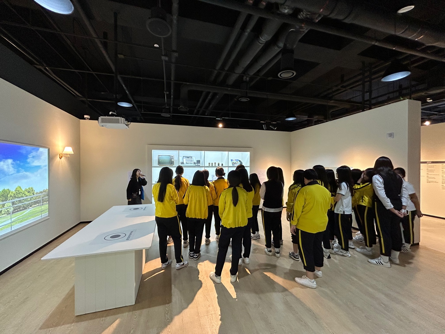 2024. 10. 07. 충렬여자중학교 방문 사진 1